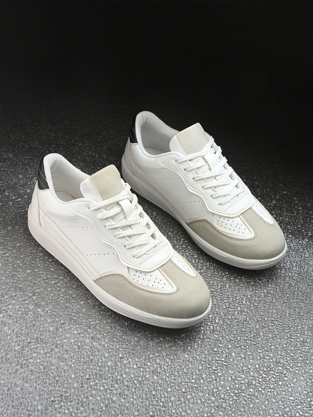 The Roadster Lifestyle Co Men Textured Sneakers-picture-27