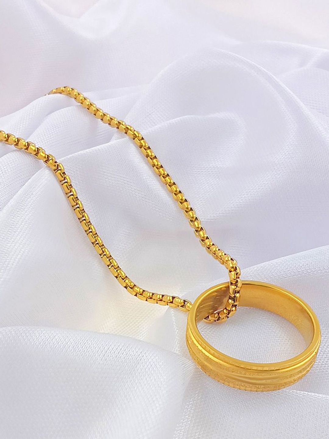 Saizen Men Stainless Steel Gold-Plated Circular Pendant With Chain-picture-33