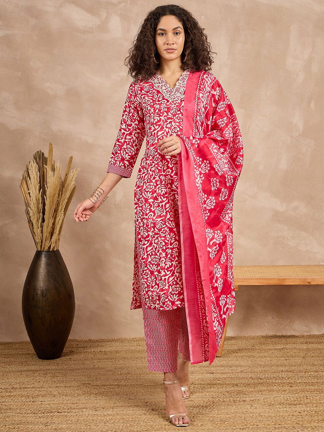 House of Pataudi Women Ethnic Motifs Printed Pure Cotton Kurta with Trousers & Dupatta