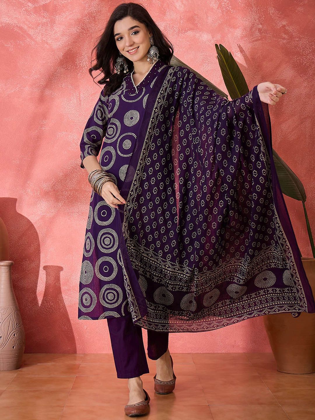 Vastramyaa Women Geometric Printed Pure Cotton Kurta with Trousers & Dupatta