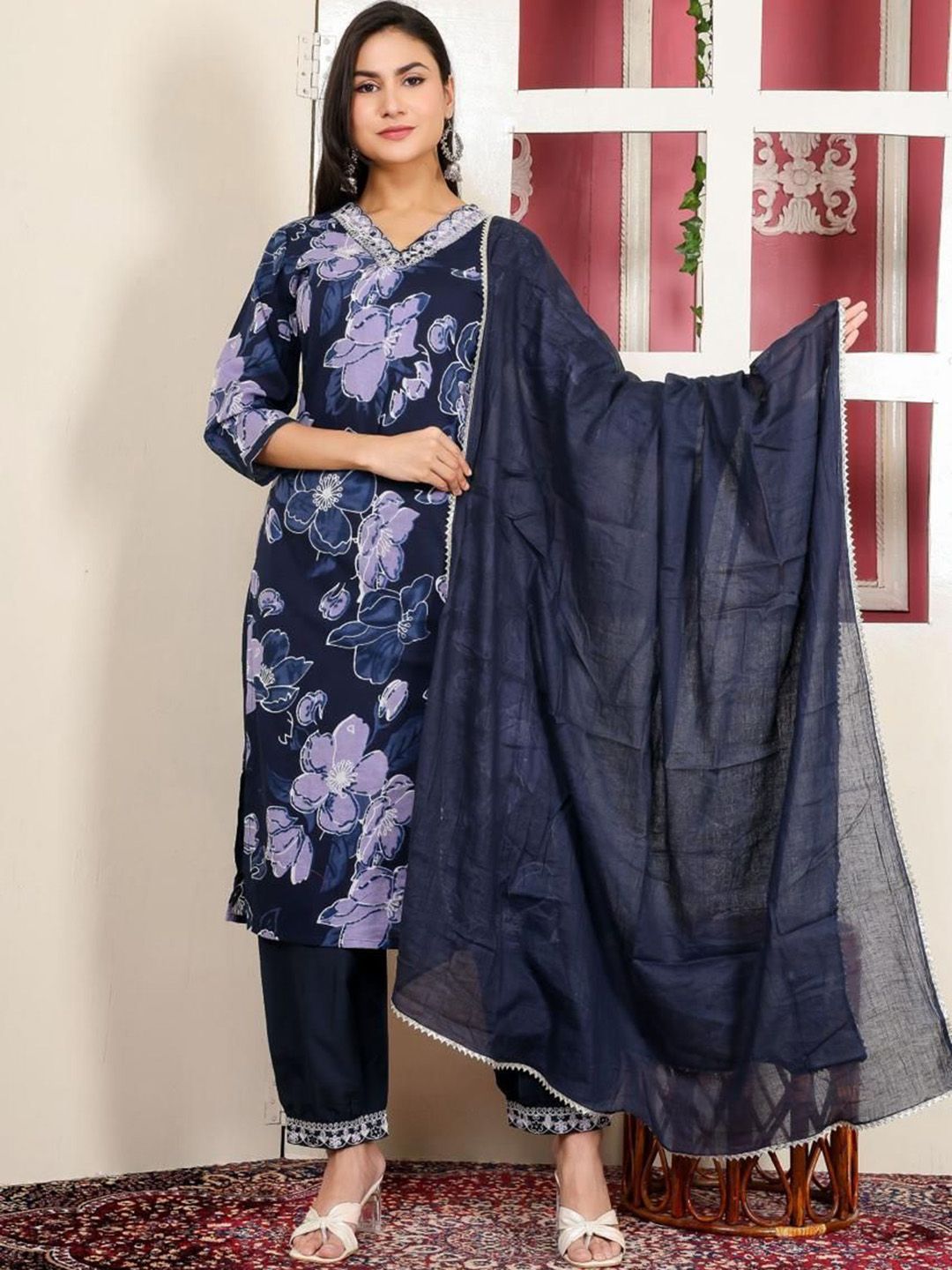 JALTHER Women Floral Embroidered Thread Work Pure Cotton Kurta with Pyjamas & Dupatta