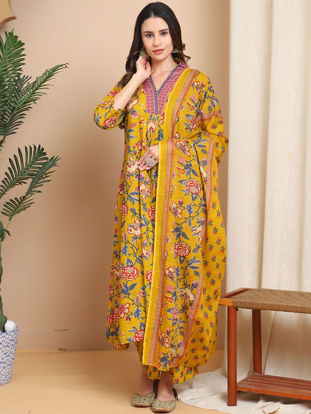 Rajnandini Women Floral Printed Regular Pure Cotton Kurti with Trousers & With Dupatta