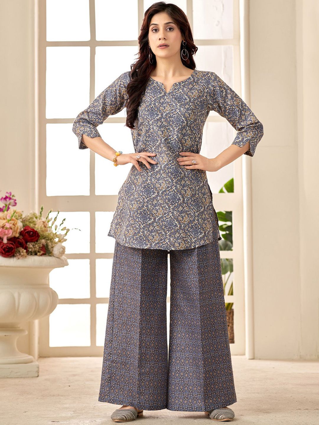 CHANSI Floral Printed Straight Kurti With Palazzos