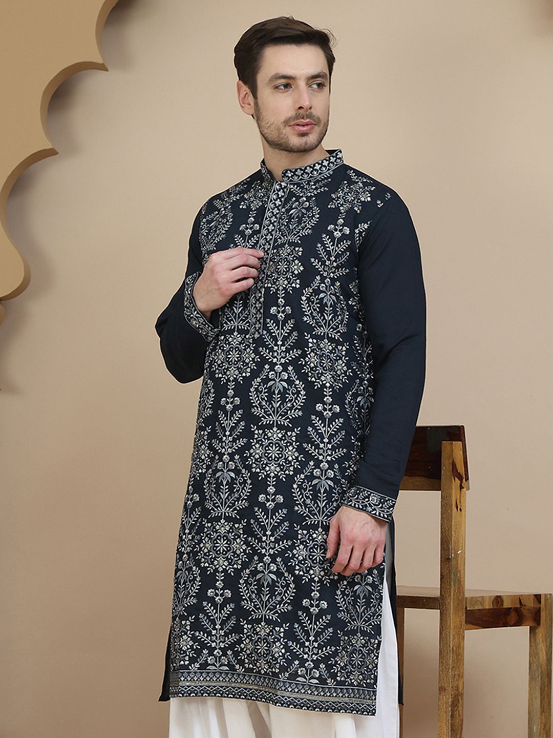 Jompers Floral Embroidered Mandarin Collar Sequinned Cotton Silk Straight Kurta-picture-12