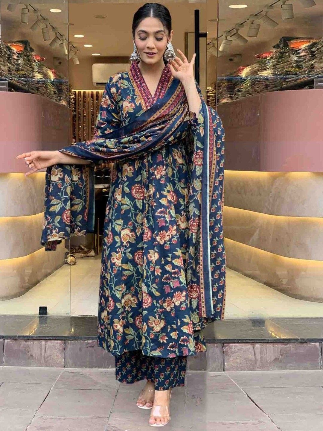 Art Avenue Women Floral Printed Regular Pure Cotton Kurta with Palazzos & Dupatta