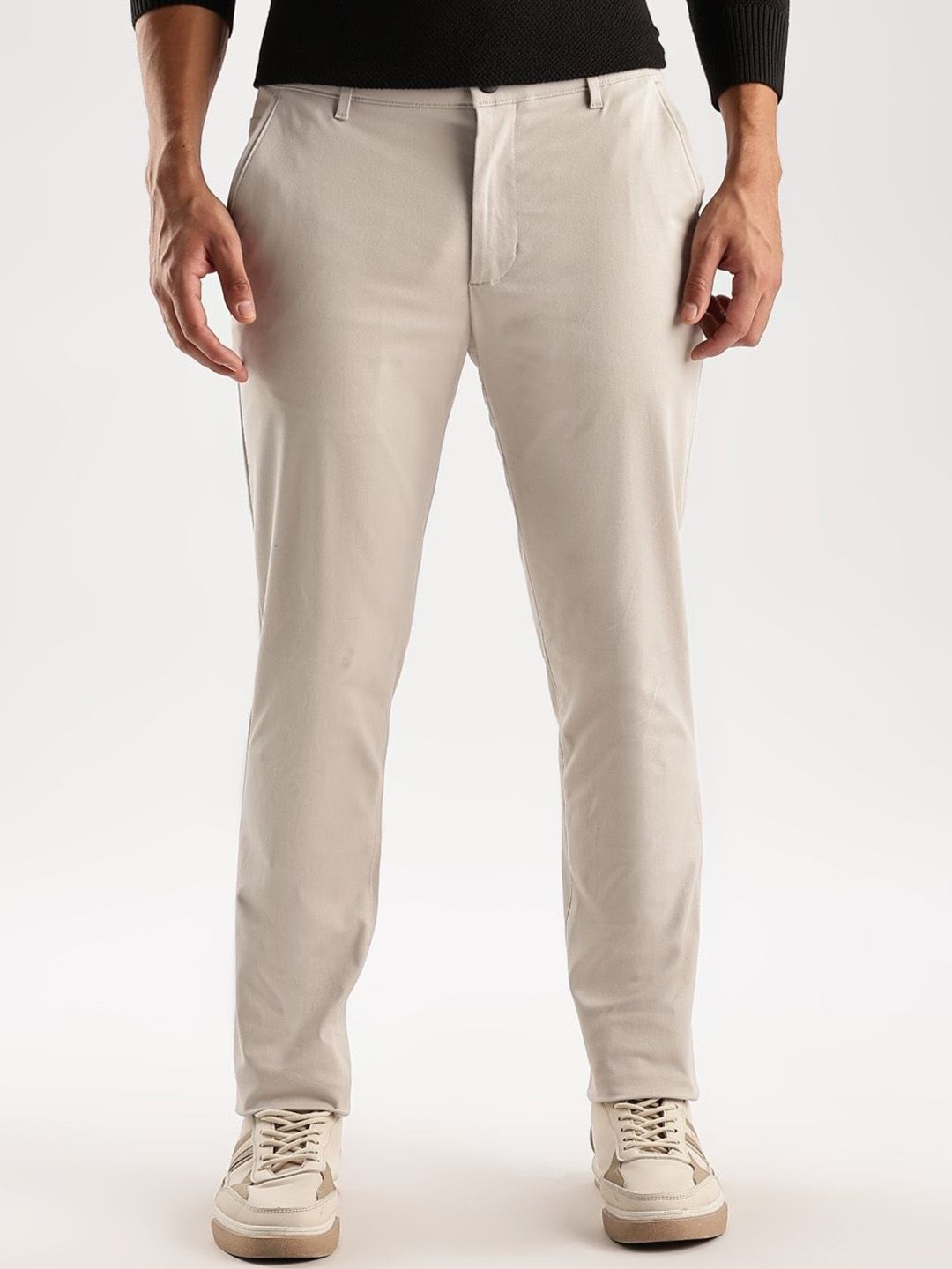 Calvin Klein Jeans Men Tapered Fit Mid-Rise Trousers-picture-53