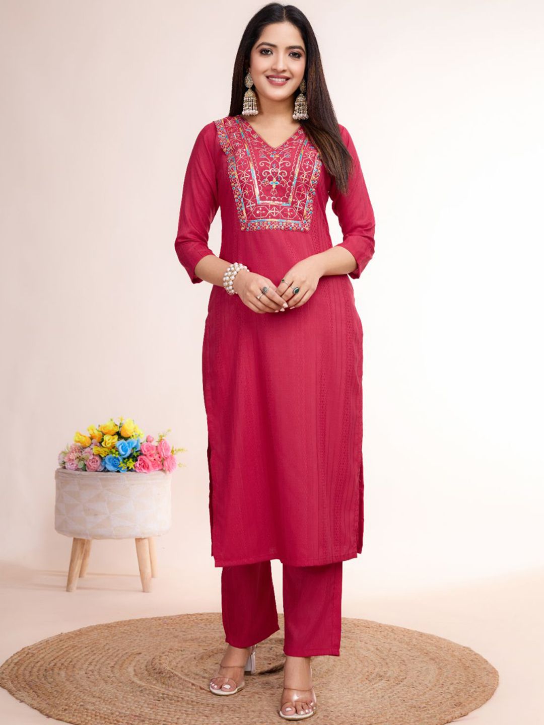 Women Basket Women Ethnic Motifs Yoke Design Kurta with Trousers