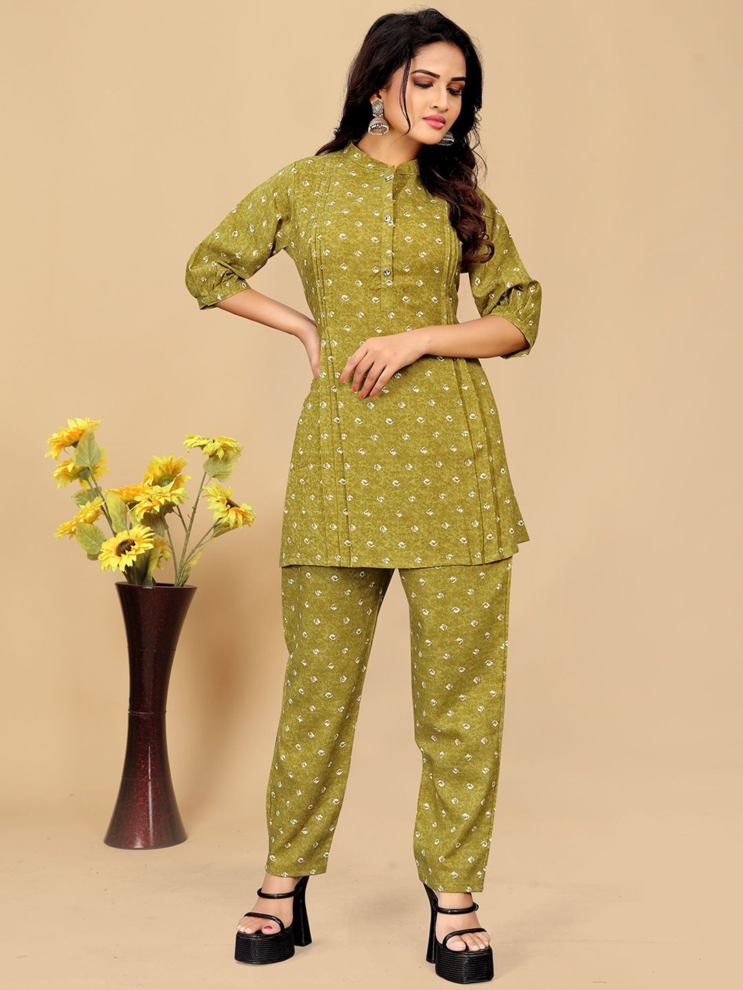 Women Basket Women Bandhani Printed Regular Kurta with Trousers