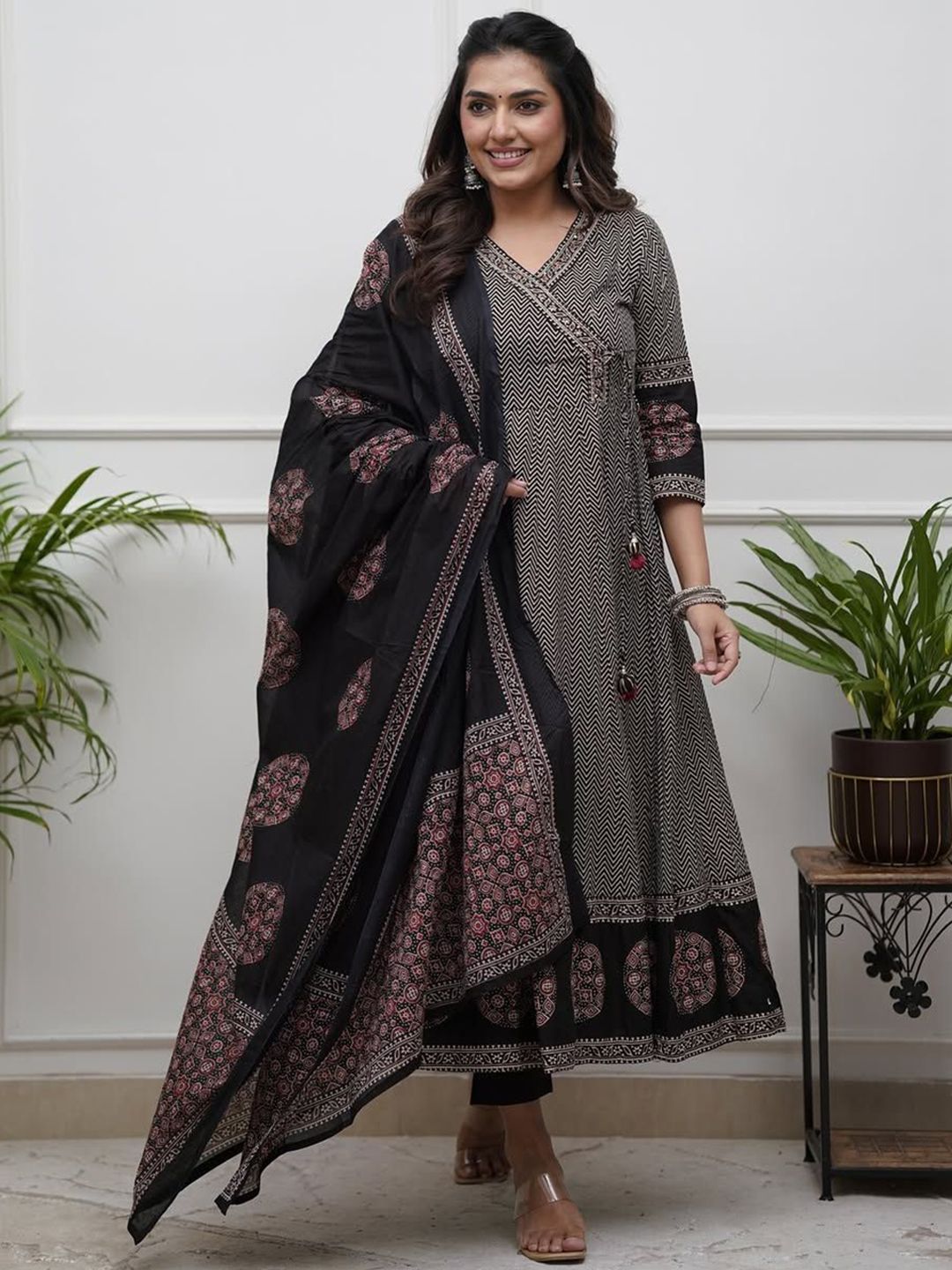 KOTRONS Women Solid Embroidered Regular Kurta Trousers With Dupatta