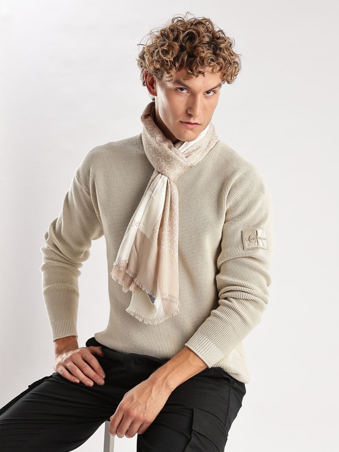 Calvin Klein Jeans Men Relaxed-Fit Round Neck Pullover-picture-27