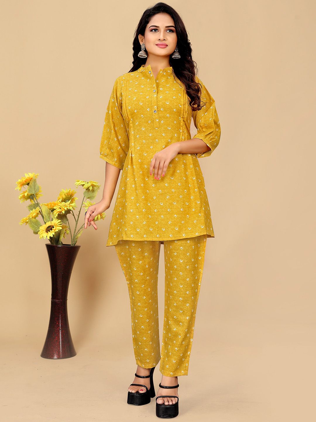 Women Basket Bandhani Printed Regular Kurta with Trousers