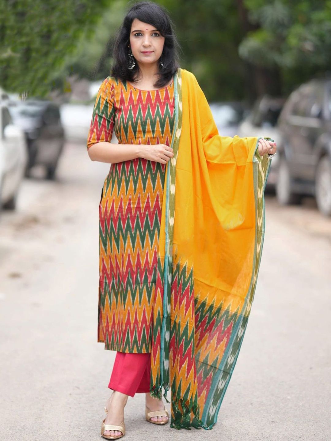 SRILICA Women Chevron Printed Kurta with Trousers & Dupatta