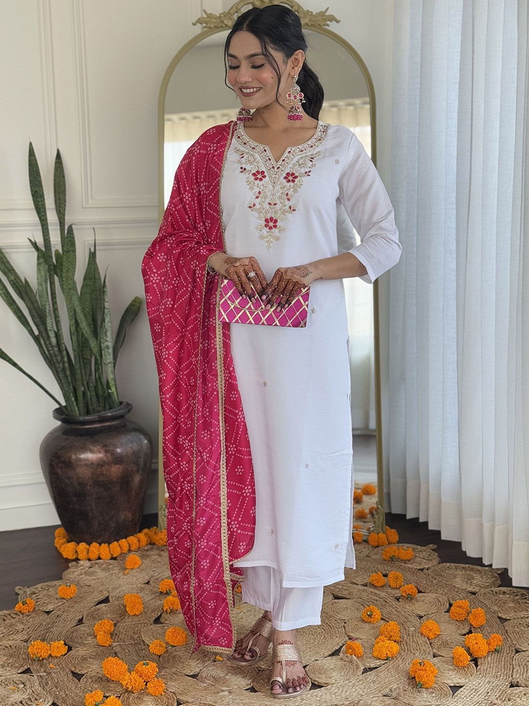 Siya Fashion Women Ethnic Motifs Embroidered Regular Thread Work Kurta Set With Dupatta