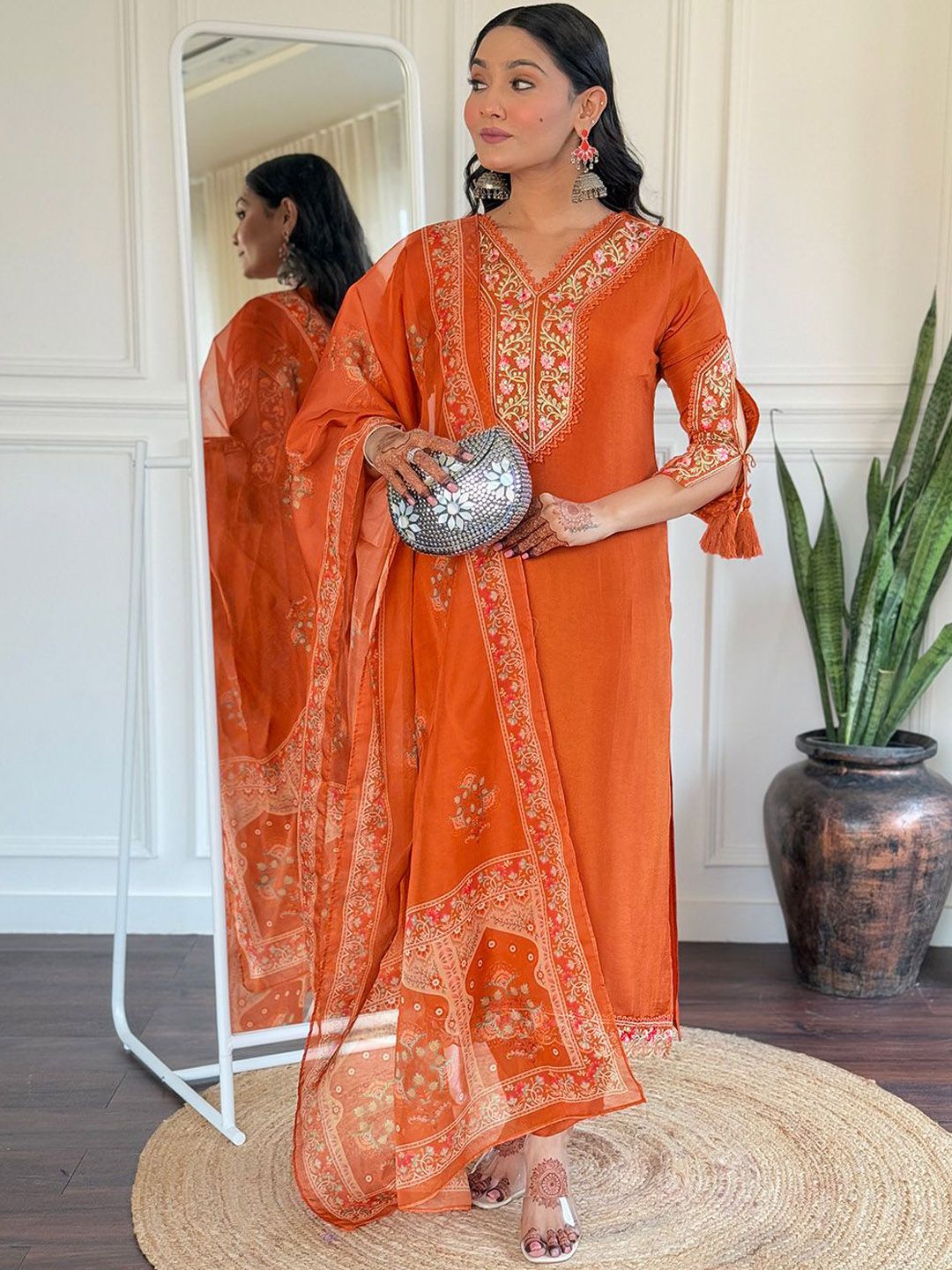 Siya Fashion Floral Yoke Design Thread Work V-Neck Straight Kurta With Trousers & Dupatta