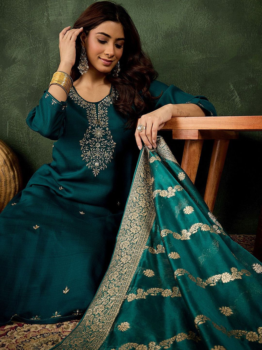 VredeVogel Women Woven Design Embroidered Kurta with Trousers & Dupatta