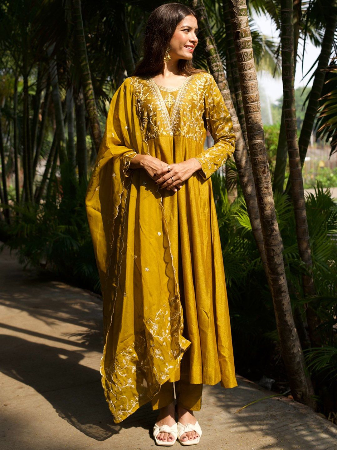 MOKOSH Women Woven Design Embroidered Kurta with Trousers & Dupatta