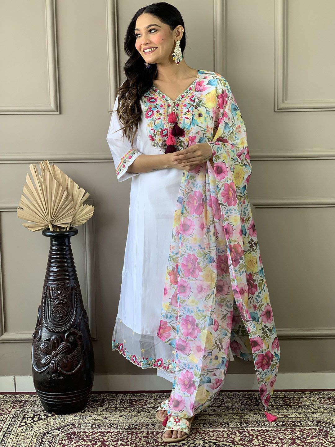 Siya Fashion Women Floral Embroidered Thread Work Kurta with Trousers & With Dupatta