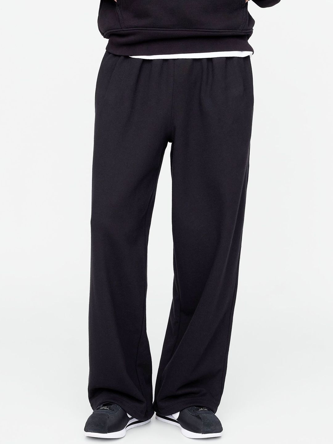 GAP Men Baggy Fit Mid Rise Track Pant-image-22