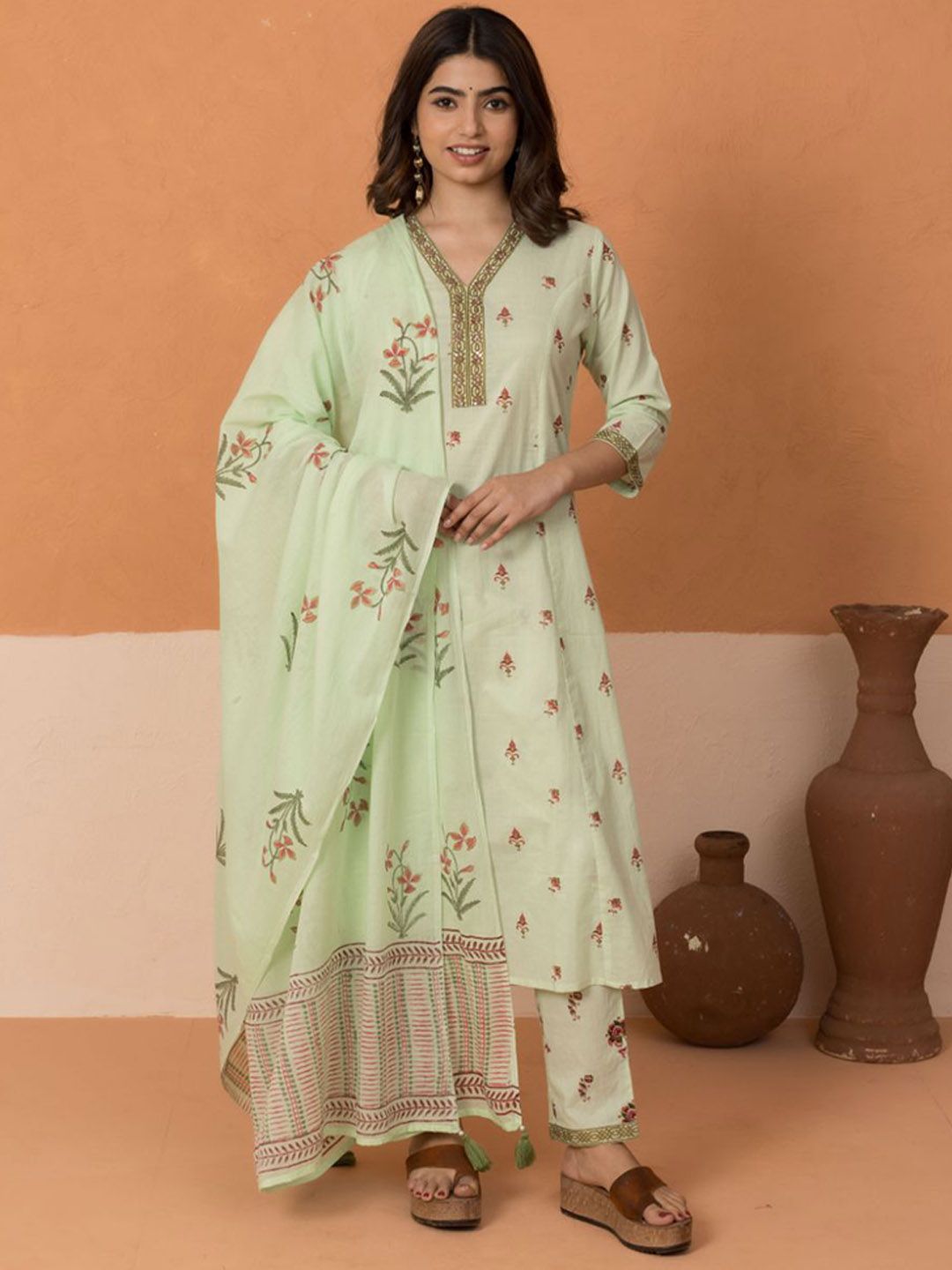 MAAND Women Floral Printed Cotton Kurta with Trousers & Dupatta