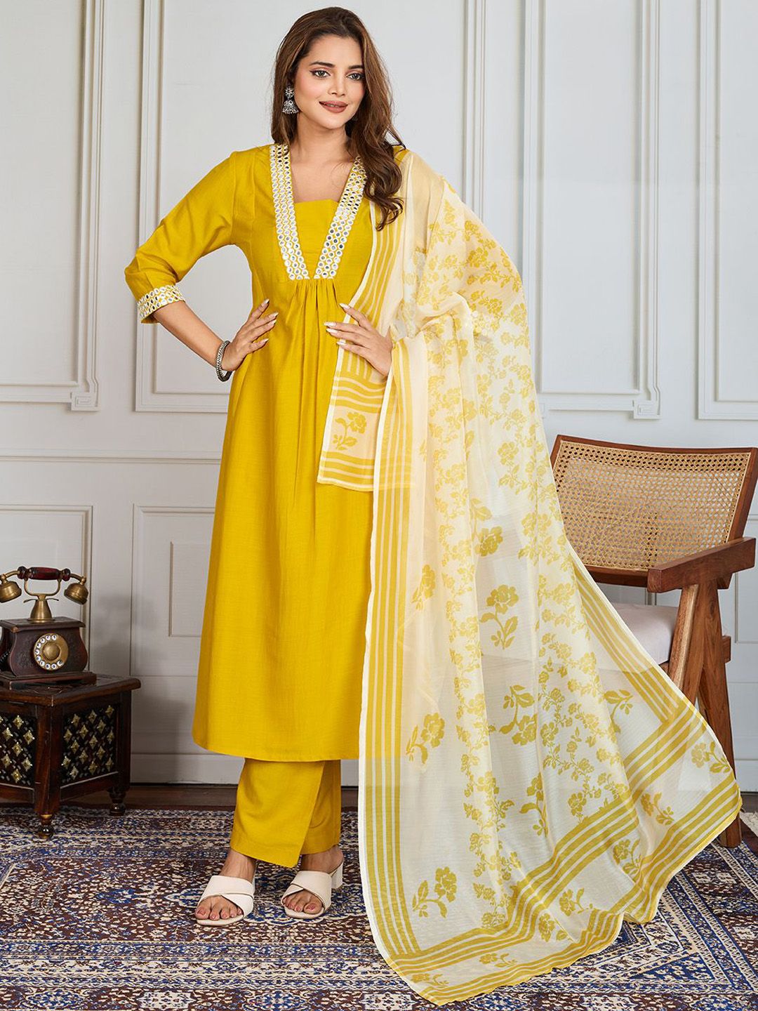 House of Pataudi Women Printed Anarkali Kurta & Trouser With Dupatta Kurta Sets