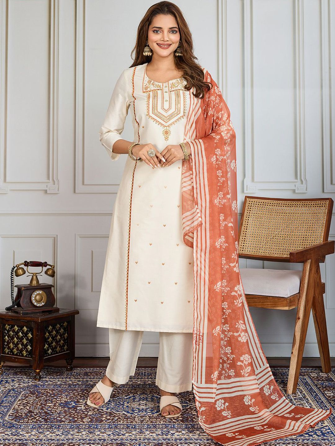 House of Pataudi Women Floral Embroidered Kurta with Trousers & Dupatta-picture-21