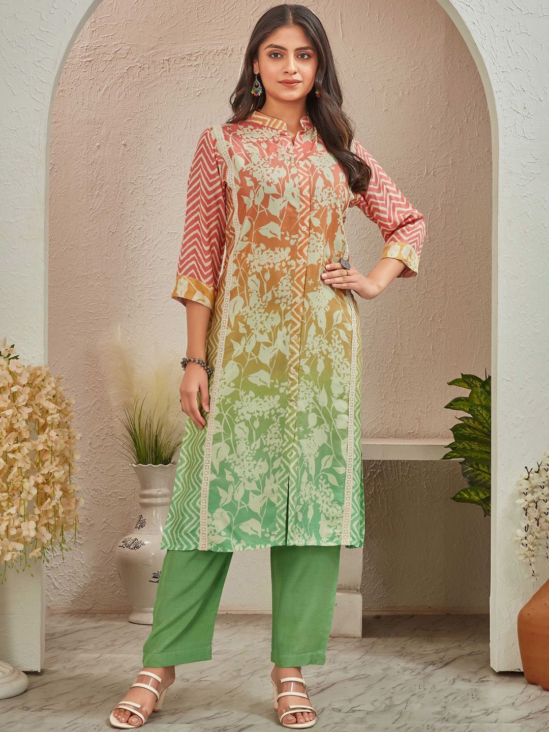all about you Women Floral Printed Regular Kurta With Trousers