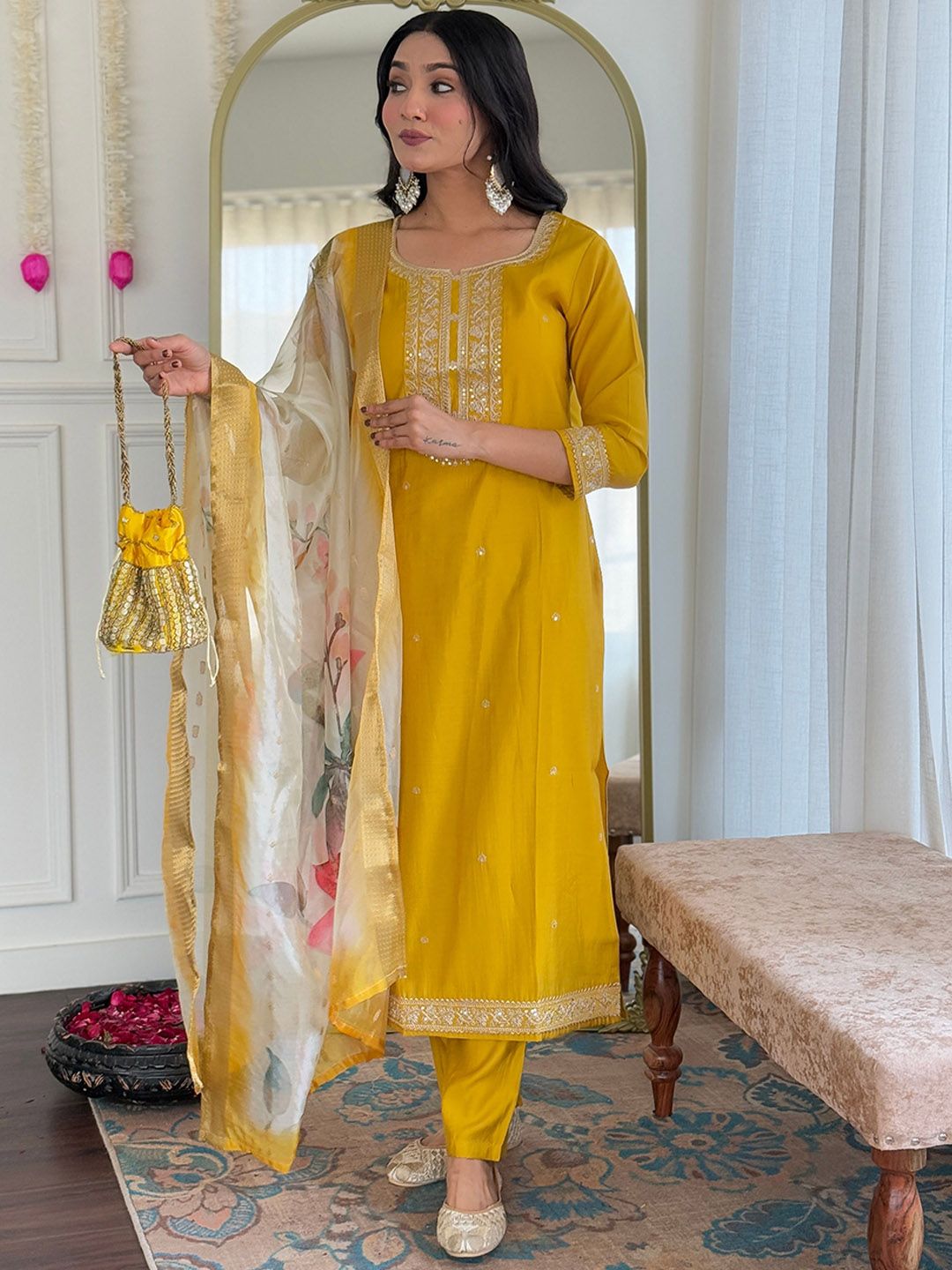 Siya Fashion Women Floral Embroidered Kurta with Trousers & Dupatta