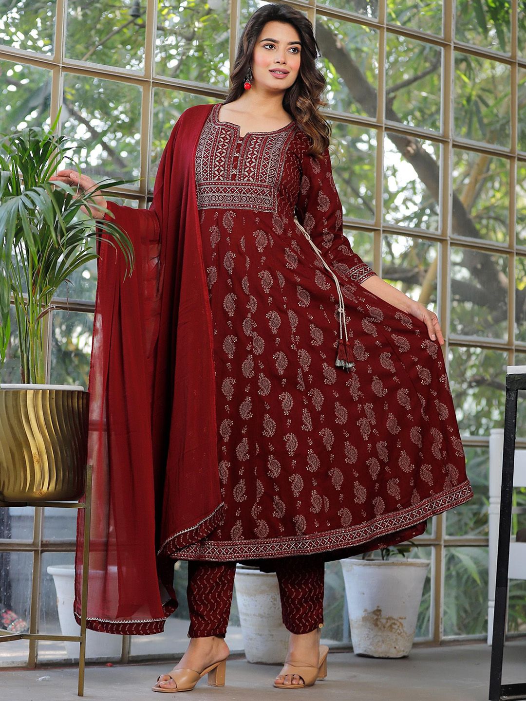 OH MI DIOS Women Floral Printed Regular Kurta with Trousers & Dupatta