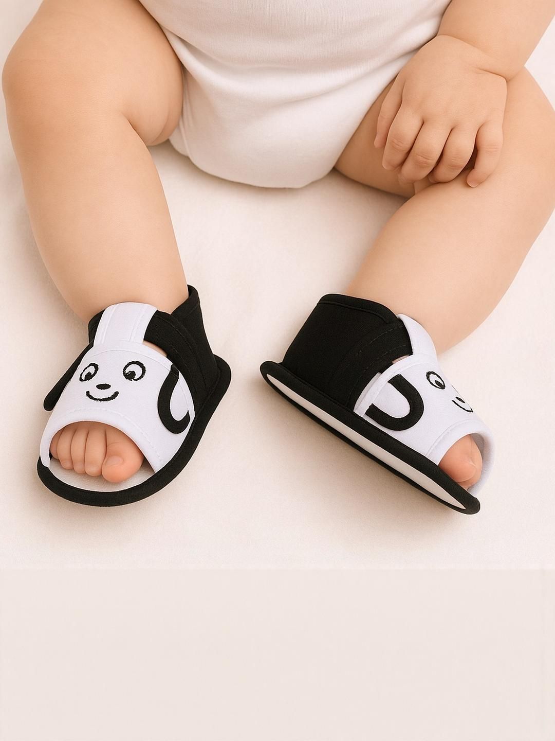 ONFEET Kids-Unisex White Cotton Booties-picture-24