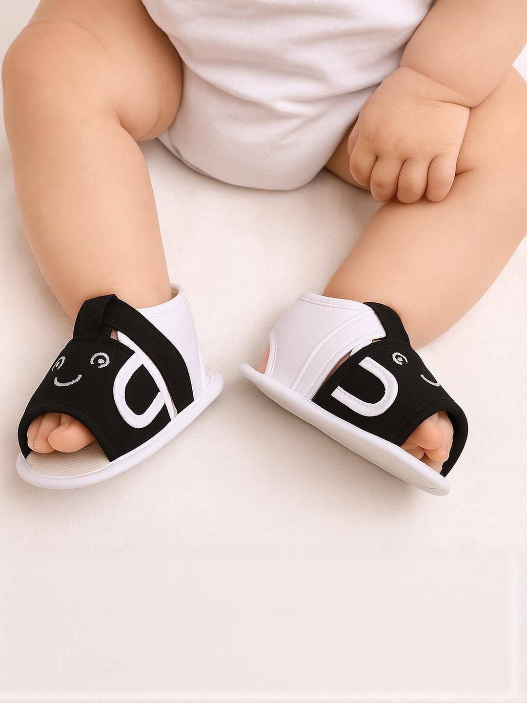 ONFEET Kids-Unisex Black Cotton Booties-picture-25