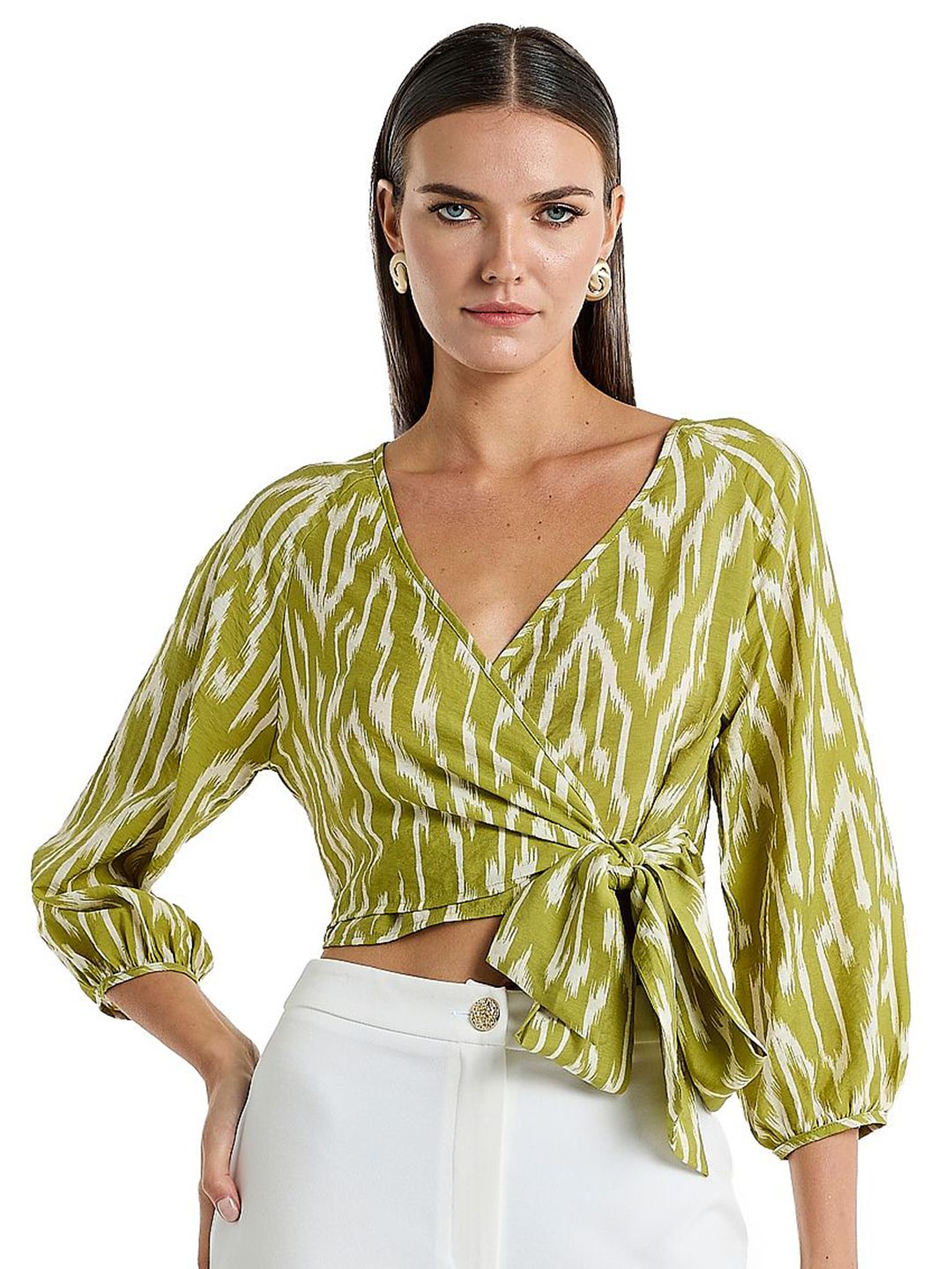 BCBG Abstract Printed V-Neck Wrap Crop Top-picture-54
