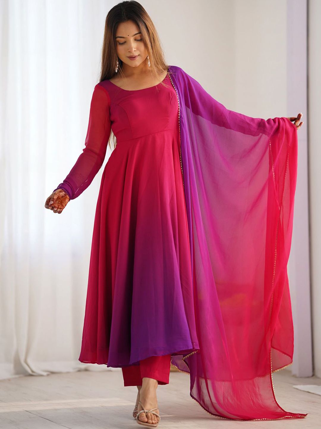 DIVASTRI Women Dyed Kurta with Trousers & Dupatta