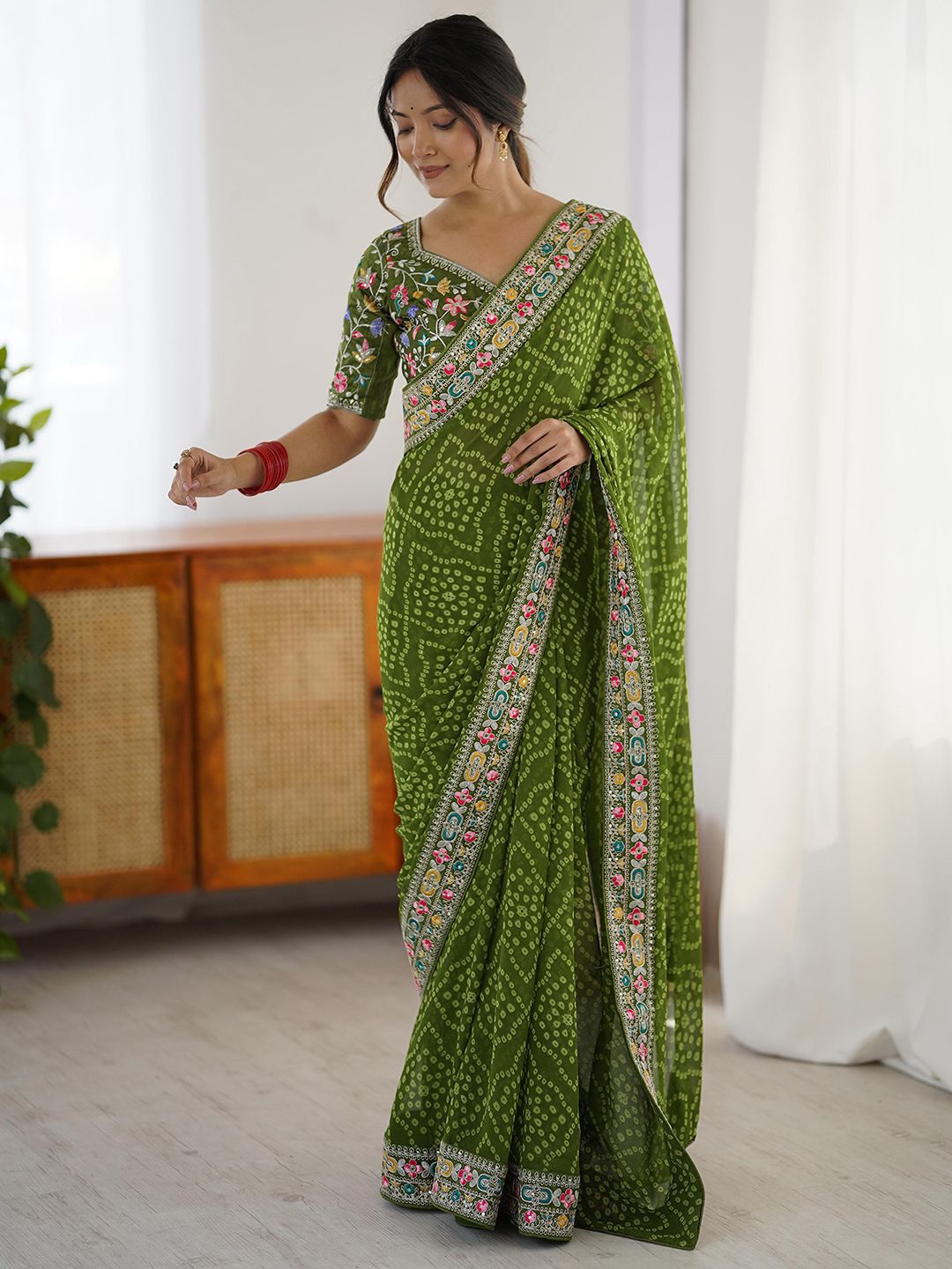 Satrani Bandhani Sequinned Pure Georgette Bandhani Saree-picture-17