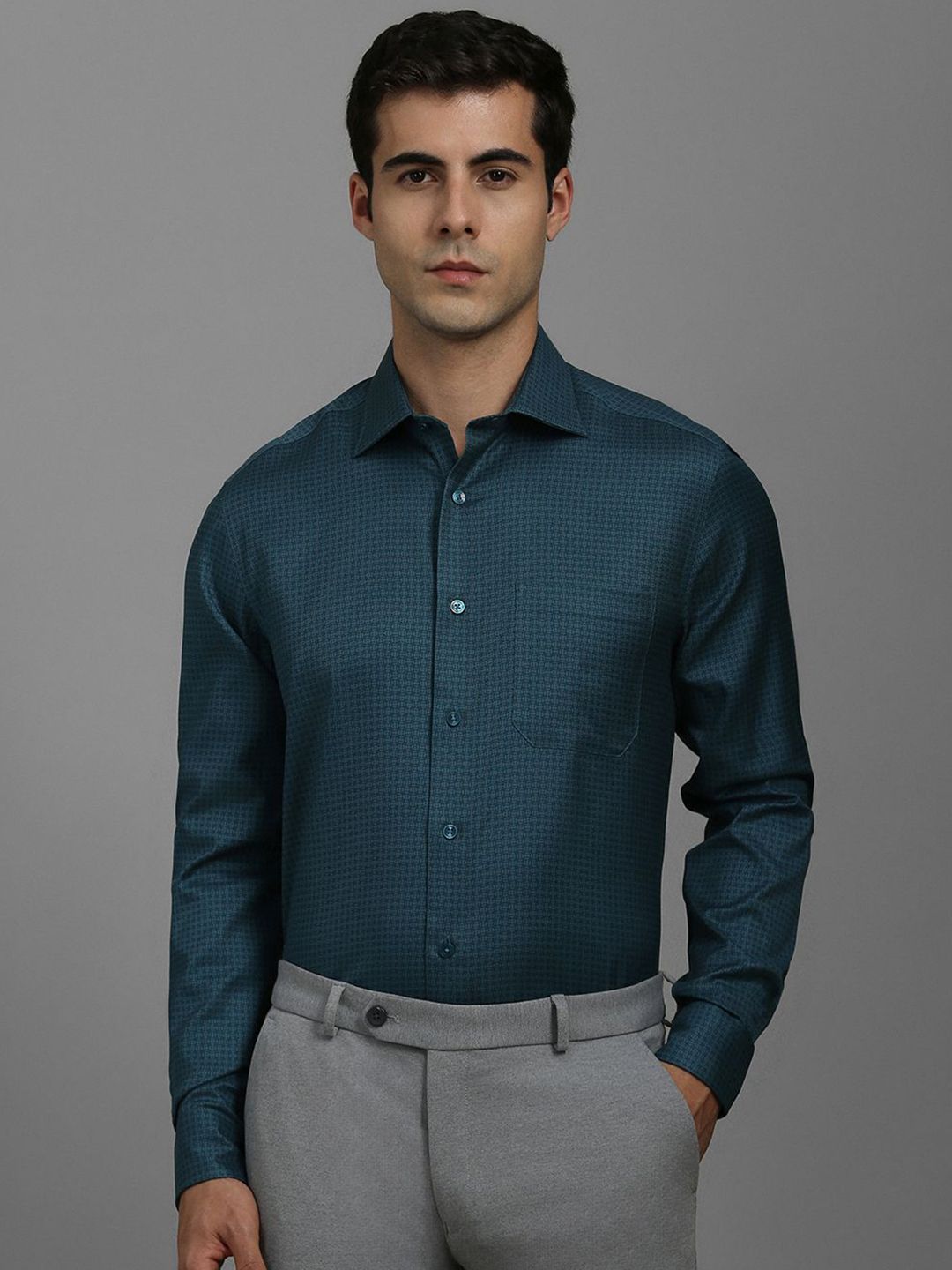 Louis Philippe Men Spread Collar Geometric Printed Cotton Formal Shirt-picture-51
