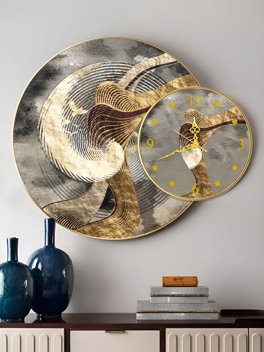 Art Street Grey Painting with Wooden Analogue Wall Clock