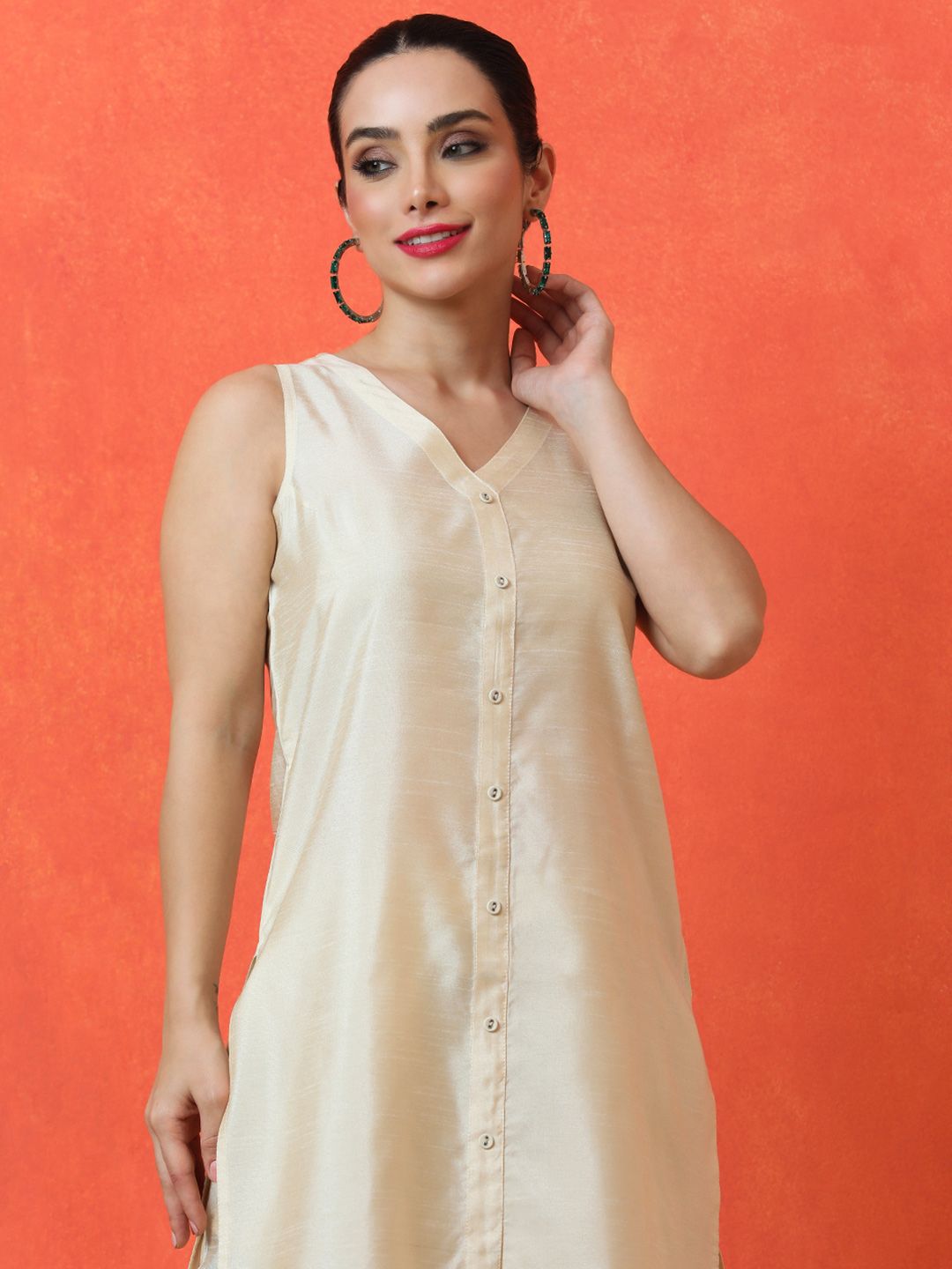 Jaipur Kurti V-Neck Sleeveless Straight Kurta With Trousers