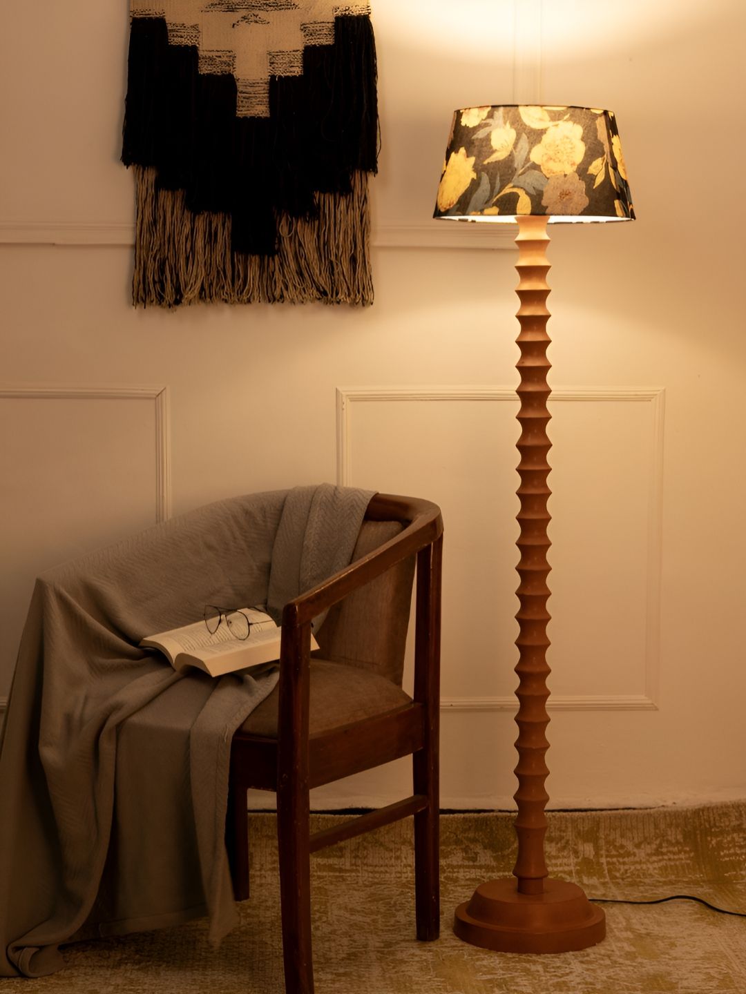 green girgit green girgitWhite & Brown Floral Printed Frustum Shaped Wooden Taper Floor Lamp-picture-29
