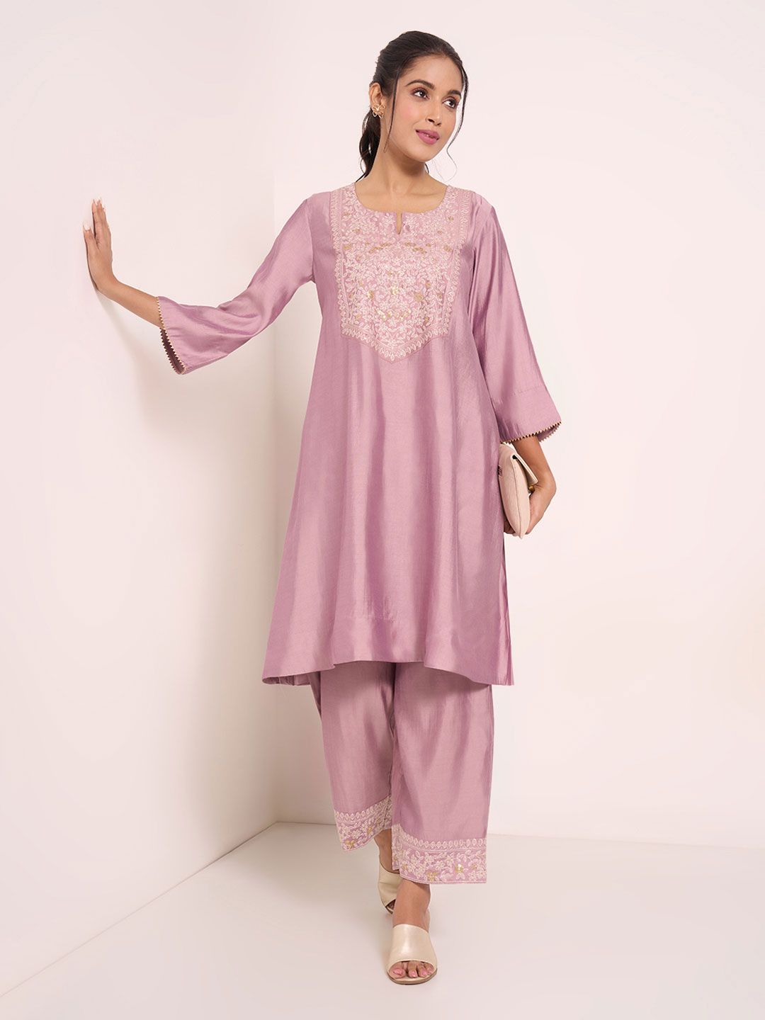 RANGMANCH BY PANTALOONS Women Floral Embroidered Regular Kurta with Trousers-picture-24