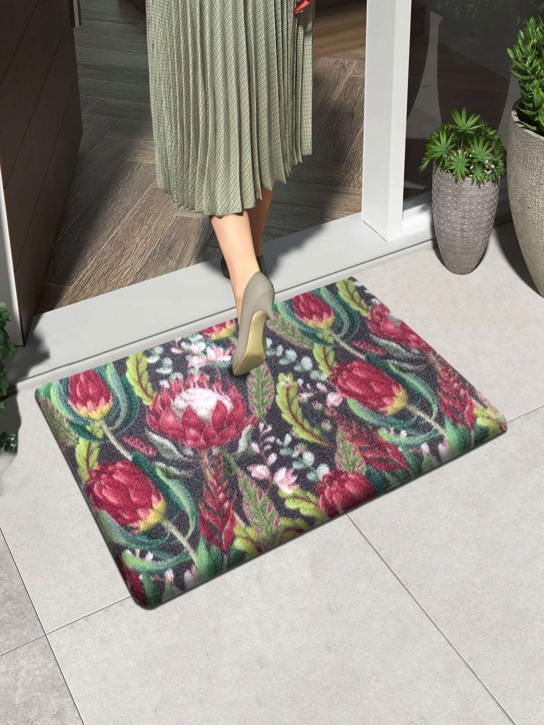 LUXEHOME INTERNATIONAL Red & Green Floral Printed Anti-Skid Doormat-image-40