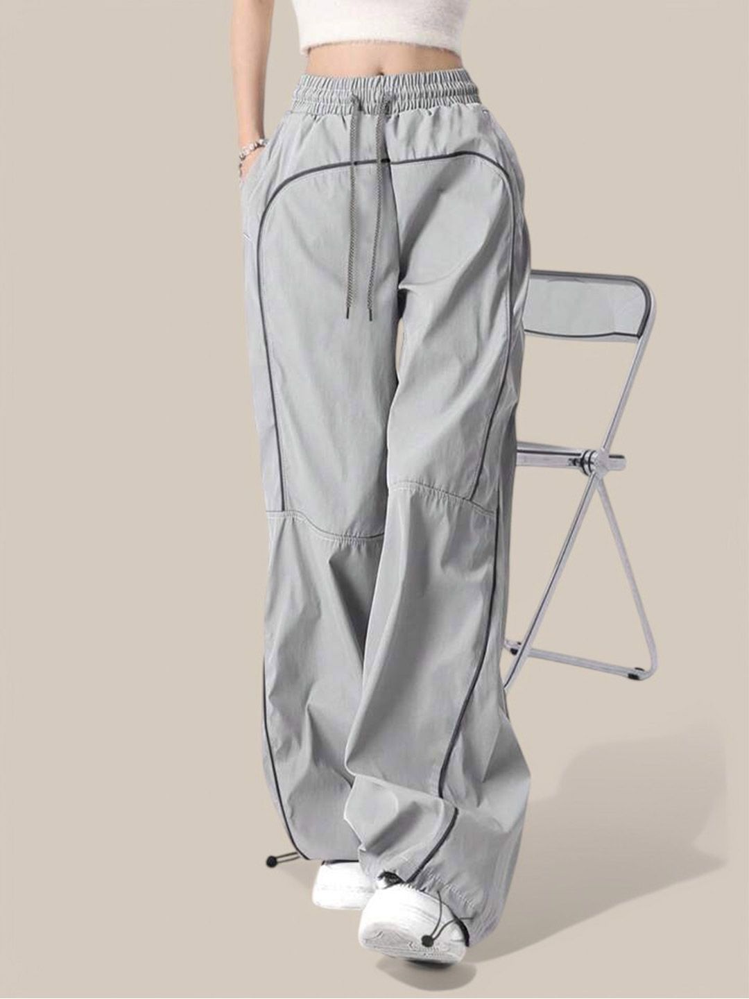 The Roadster Lifestyle Co Women Loose Fit Mid-Rise Pleated Parachute Trousers-picture-20