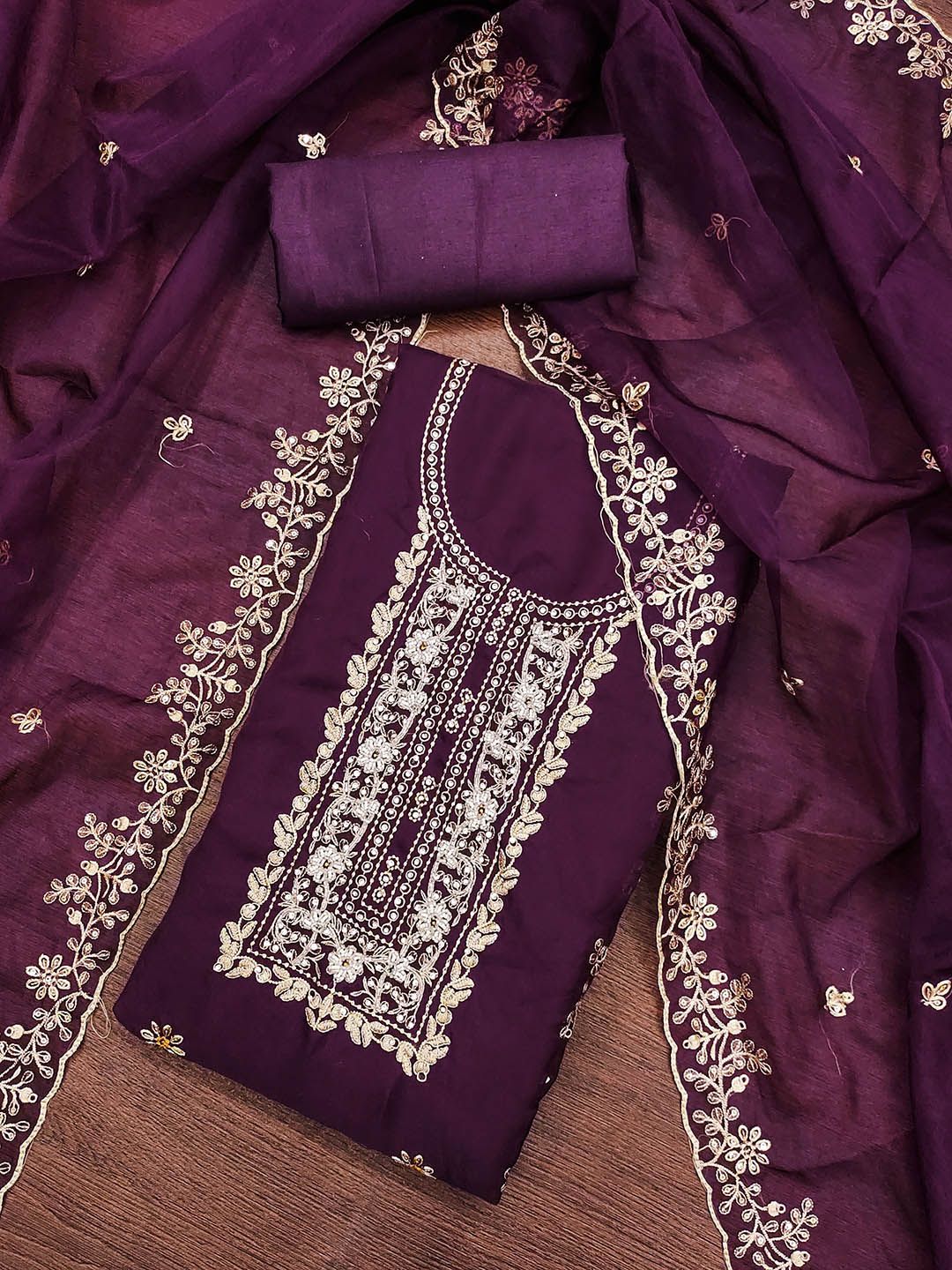 SHADOW & SAINING Floral Embroidered Beads & Stones Organza Unstitched Dress Material-picture-12