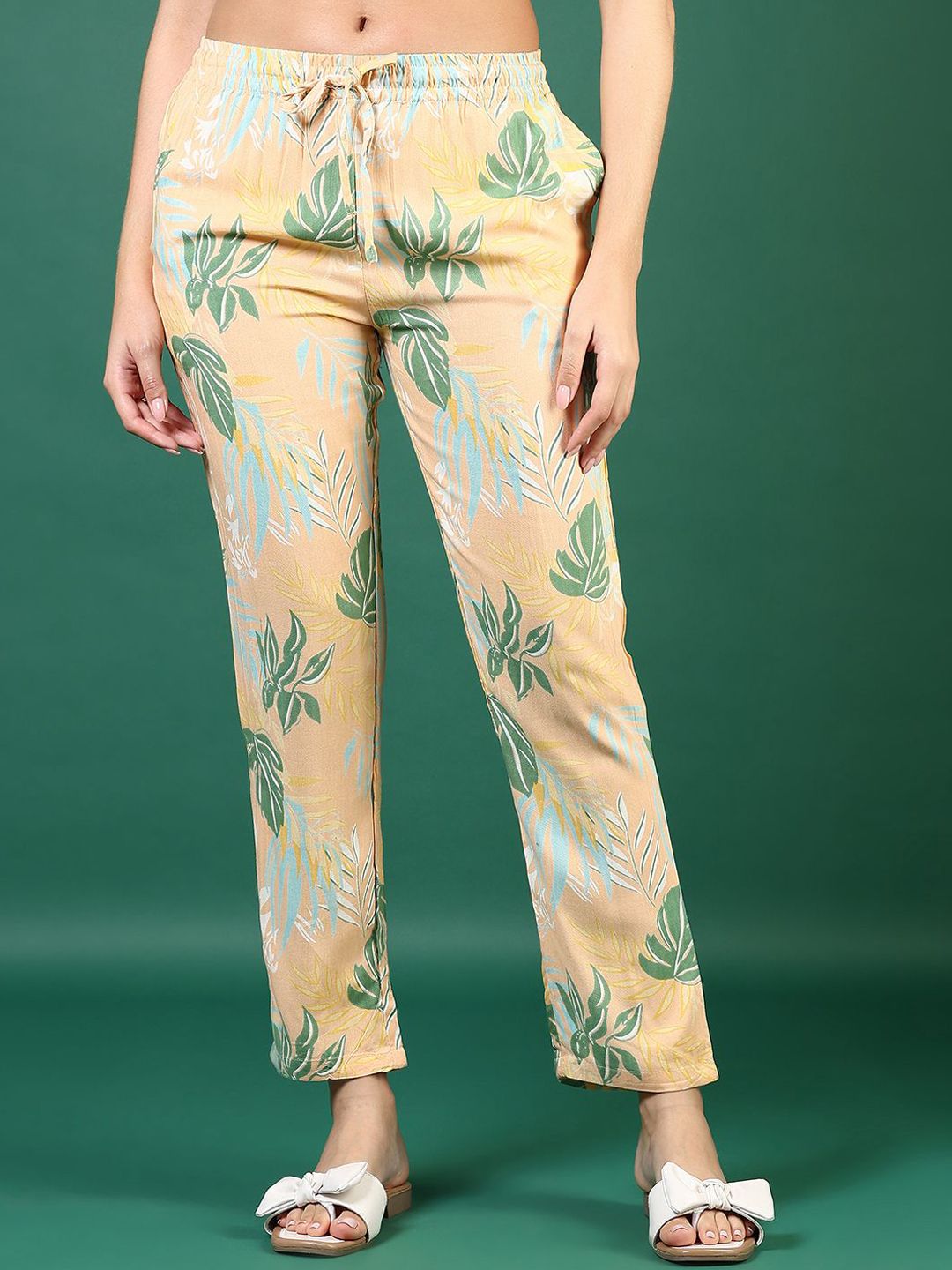 V-Mart Women Printed Mid Rise Inner Elastic Lounge Pant-image-2