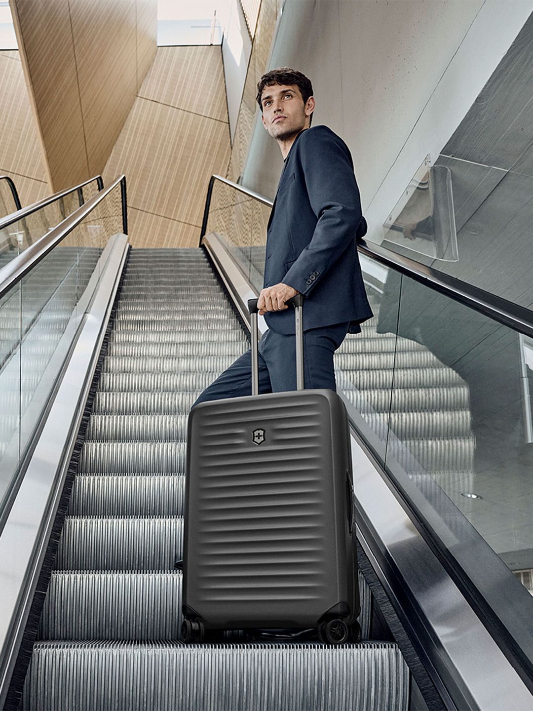 Victorinox Airox Advanced Textured Hard-Sided Medium Trolley Bag-picture-50