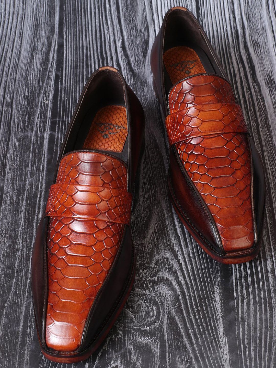 MILLE DOLLARI Men Textured Leather Sneakers-image-13
