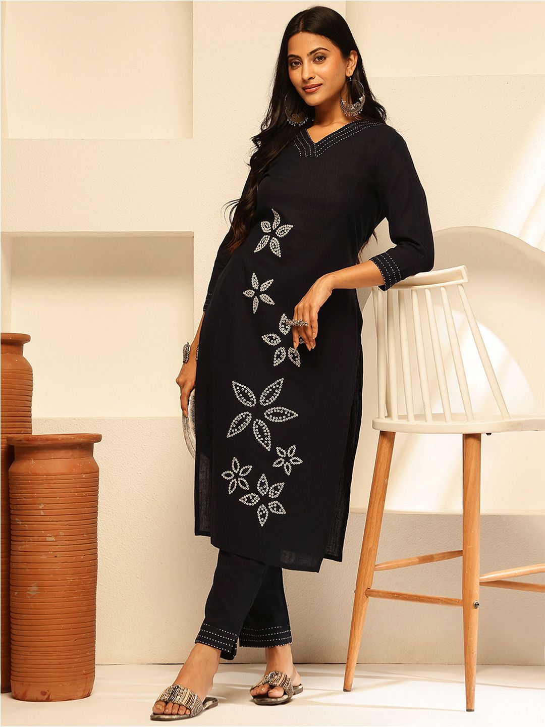 Vbuyz Floral Embroidered V-Neck Thread Work Pure Cotton Kurta With Trouser