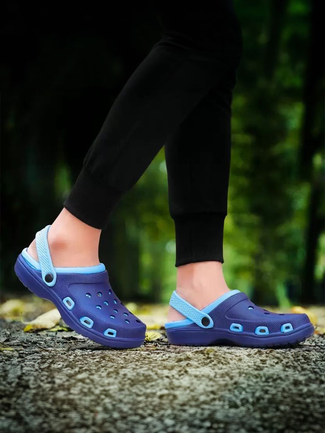 PENNEN Men Self Design Clogs-picture-36