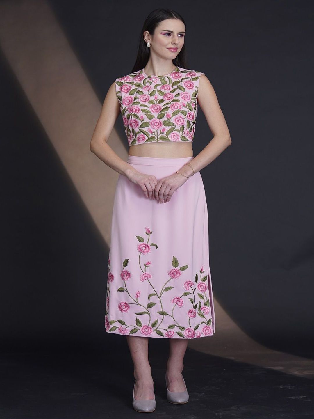 Parneet Gujral Women Floral Printed Crop Top-picture-28