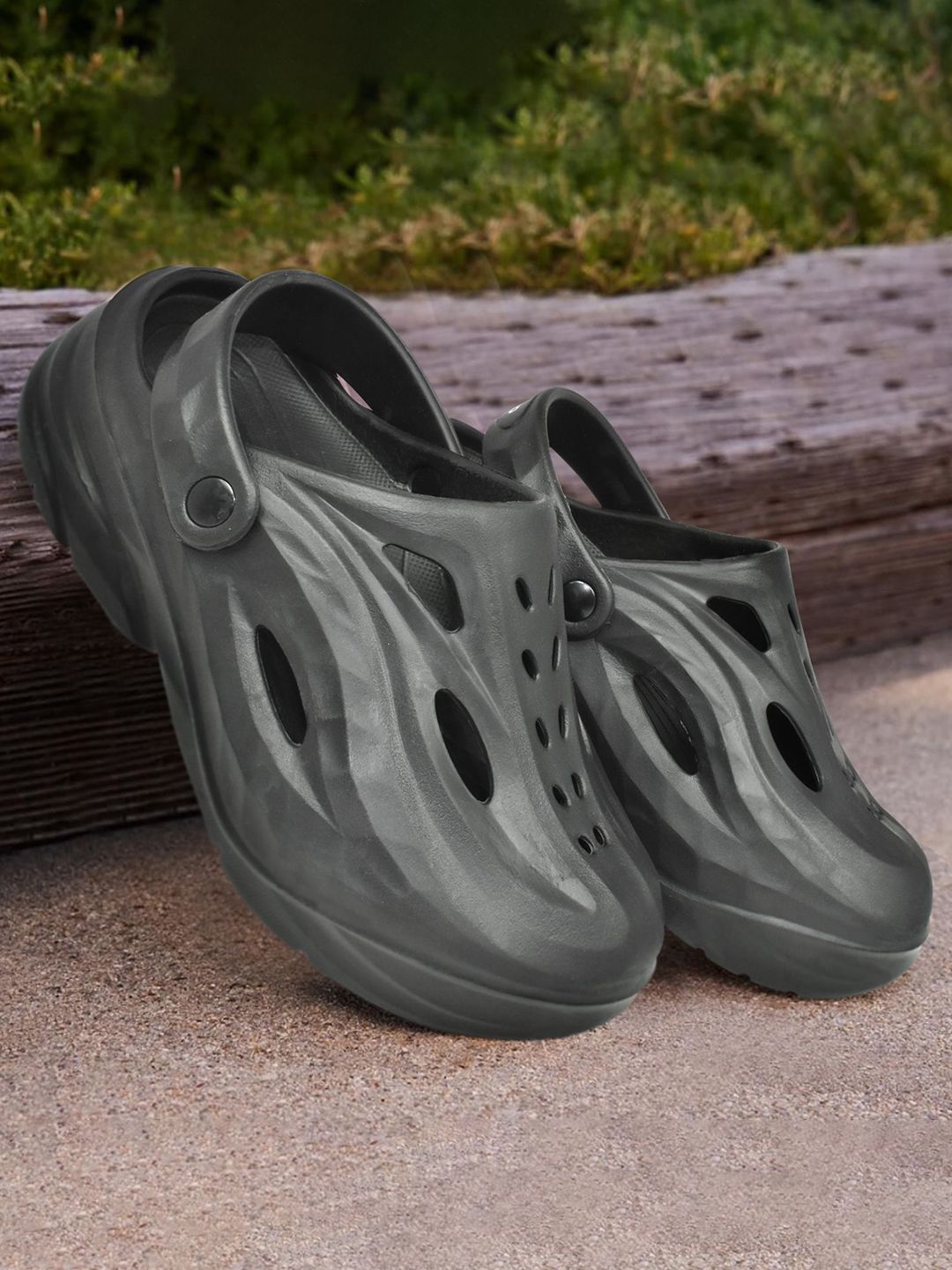 IMPAKTO Men Black Outdoor Waterproof Clogs-picture-21