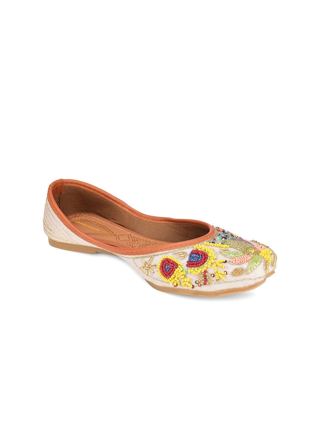 Anouk Women Embellished Ethnic Mojaris Flats-picture-34