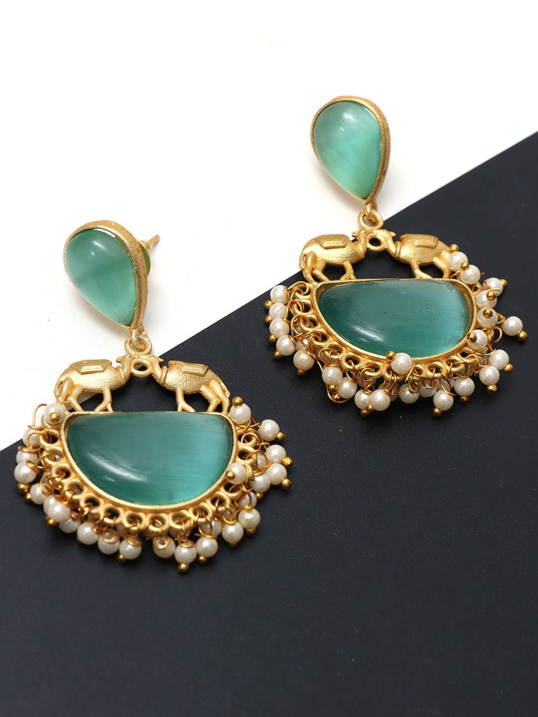 Ozanoo Gold-Plated Artificial Stones Studded And Beaded Drop Earrings-picture-20